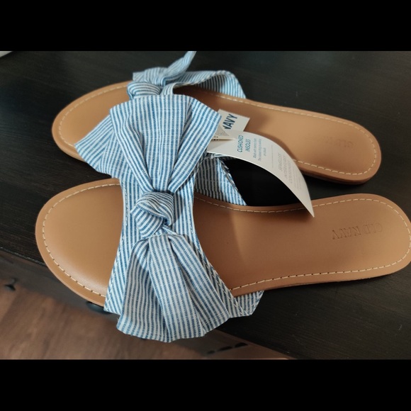 Bow tie flip flops | Old Navy - Picture 2 of 3